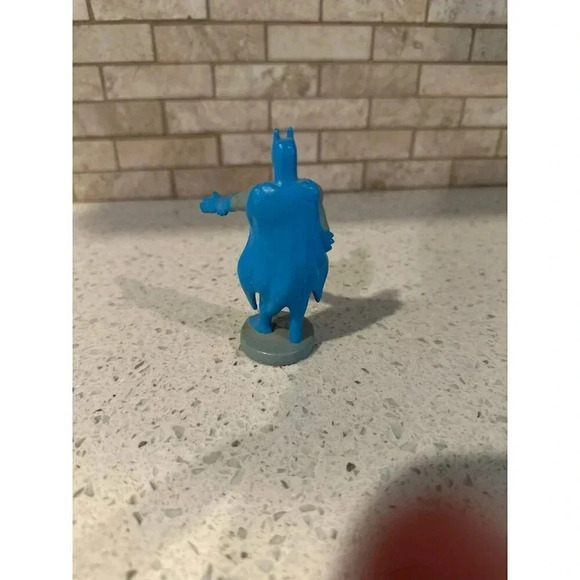 Vintage 1988 DC Comics BATMAN Cake Topper / Figure Blue & Gray Suit 3.5" Tall - Picture 3 of 4